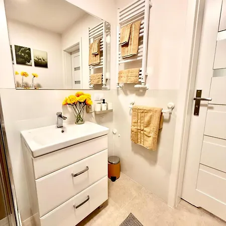 Elegant 1bed Condo, Prime Location * Varšava